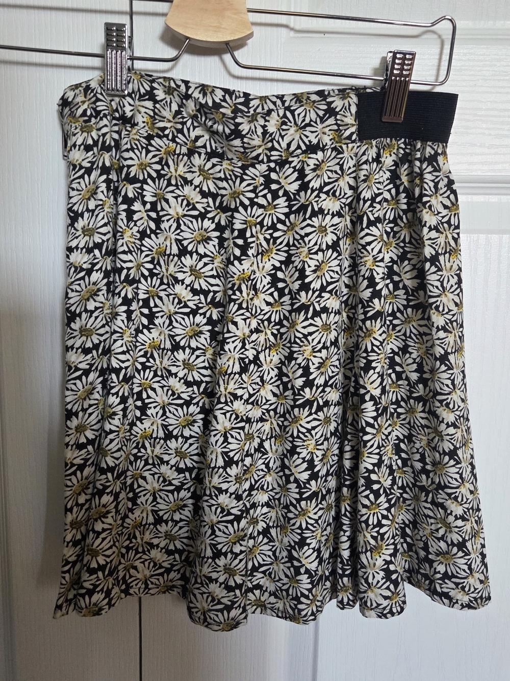 Pins & Needles UO Black Daisy Print Skater Skirt